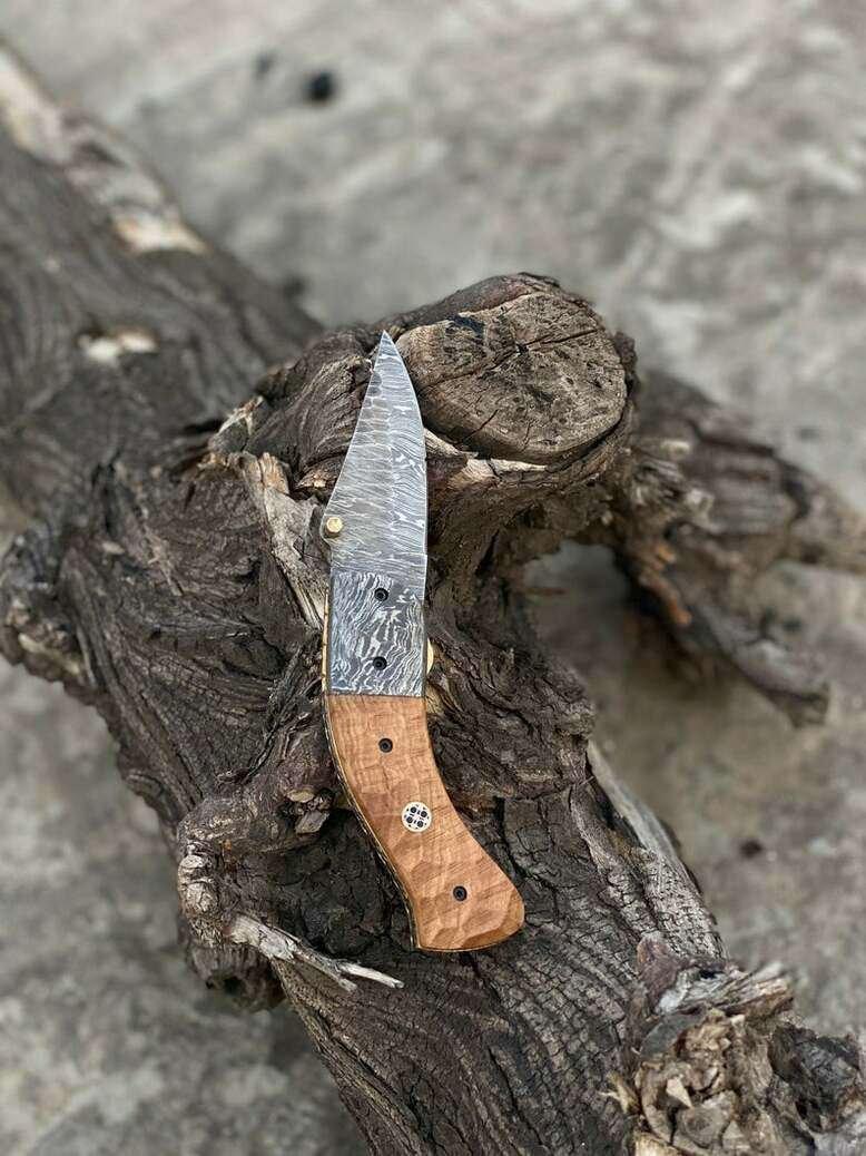 handmade damascus folding knife - Image 5